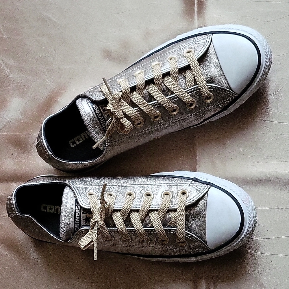 Converse All Star EUC women's metallic gold tennis shoes size 7 - Picture 1 of 9